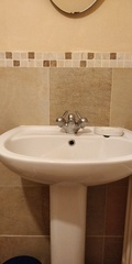 What colour walls for bathroom?