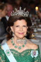 Royal style & gossip: more gowns, less frowns