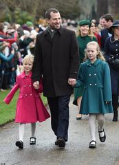 Royal style and gossips: gowns and crowns but please no frowns!