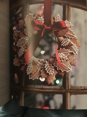 Hang onto your hats; we're on the home straight, sprinting to the finish line! It's the Countdown to Christmas, thread 10!