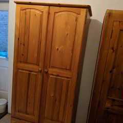Anyone here upcycle furniture?