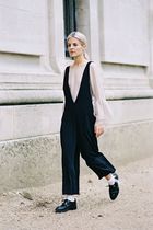 Les Parisiennes de Mamansnet: Blue Stockings are Back in Fashion