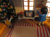 It's the Christmas season for the Playmobil people in our house...