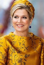 Royal style & gossip: more gowns, less frowns