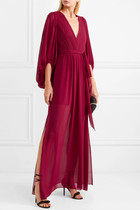 Royal style and gossips: gowns and crowns but please no frowns!