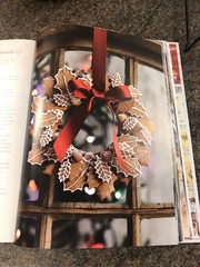 Hang onto your hats; we're on the home straight, sprinting to the finish line! It's the Countdown to Christmas, thread 10!