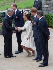 Royal style & gossip: more gowns, less frowns