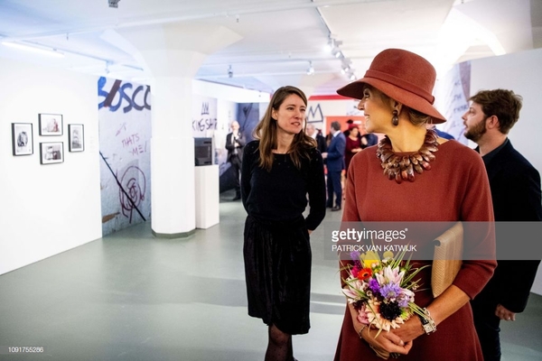 Royal style & gossip: who's got the best gownage and crownage?