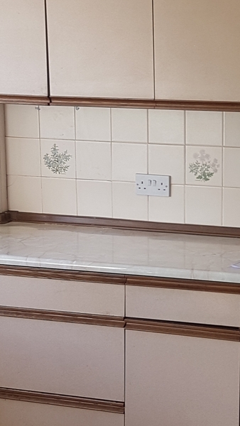 Hacks for this awfuk kitchen? Or am I too optimistic???