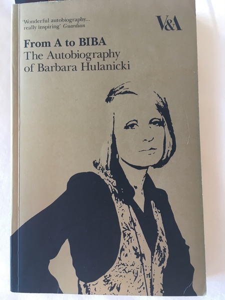 Les Parisiennes de Mamansnet: Blue Stockings are Back in Fashion