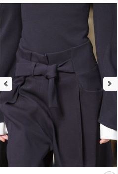 Les Parisiennes de Mamansnet: Blue Stockings are Back in Fashion