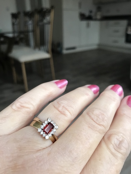 I inherited a ring. How can I tell what the stone is?
