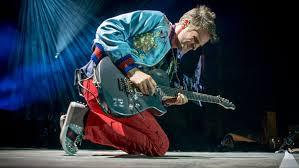 To hate red trousers on men?