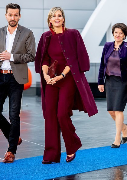 Royal style & gossip: who's got the best gownage and crownage?