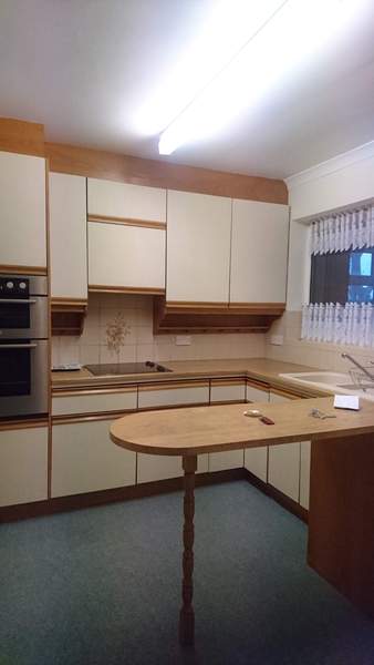 Hacks for this awfuk kitchen? Or am I too optimistic???