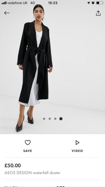 I’m in public wearing a coat that looks like a dressing gown