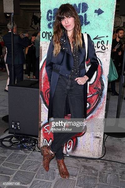 Les Parisiennes de Mamansnet: Blue Stockings are Back in Fashion