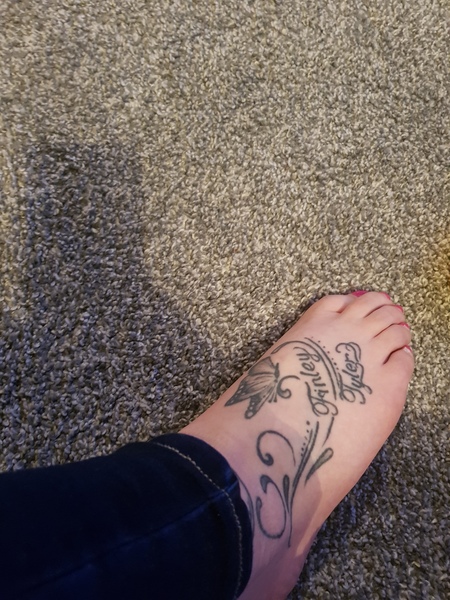 Spam me with your flowers & butterflies on feet