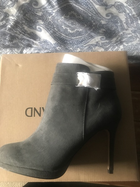 How to style these grey boots