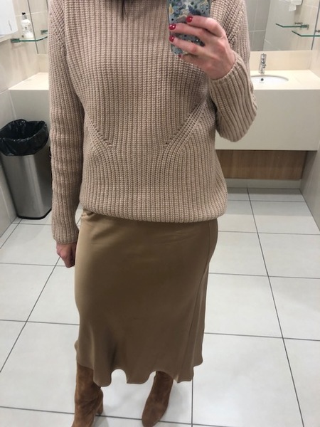 Les Parisiennes de Mamansnet: Blue Stockings are Back in Fashion