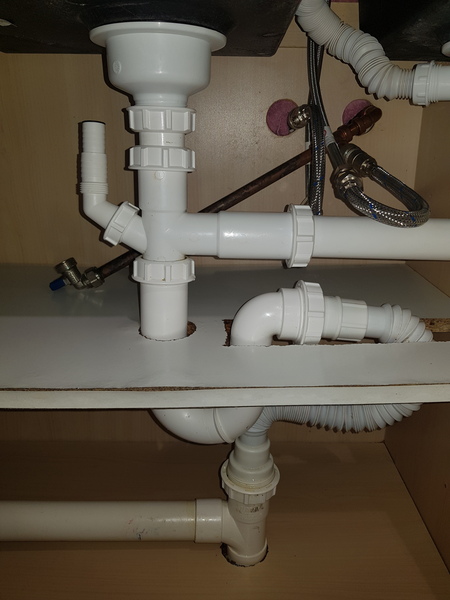 Flooded my kitchen! Urgent help with u-bend please!