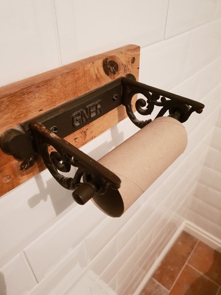 I just looked at Mrs Hinch's toilet roll stamp