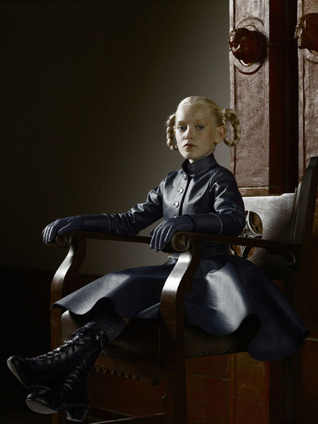 Les Parisiennes de Mamansnet: Blue Stockings are Back in Fashion