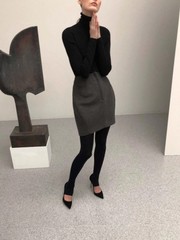 Les Parisiennes de Mamansnet: Blue Stockings are Back in Fashion