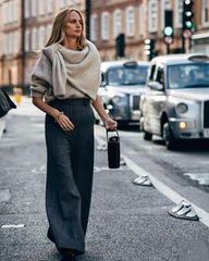 Les Parisiennes de Mamansnet: Blue Stockings are Back in Fashion