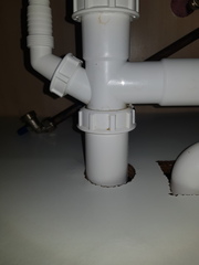 Flooded my kitchen! Urgent help with u-bend please!