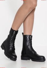 Les Parisiennes de Mamansnet: Blue Stockings are Back in Fashion