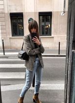 Les Parisiennes de Mamansnet: Blue Stockings are Back in Fashion