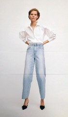 Les Parisiennes de Mamansnet: Blue Stockings are Back in Fashion