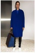 Les Parisiennes de Mamansnet: Blue Stockings are Back in Fashion