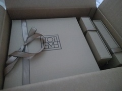 Les Parisiennes de Mamansnet: Blue Stockings are Back in Fashion