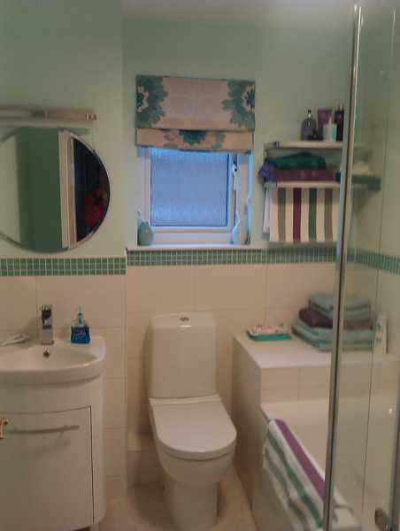 To ask you to look at this pic of my new bathroom and tell me why I hate it!