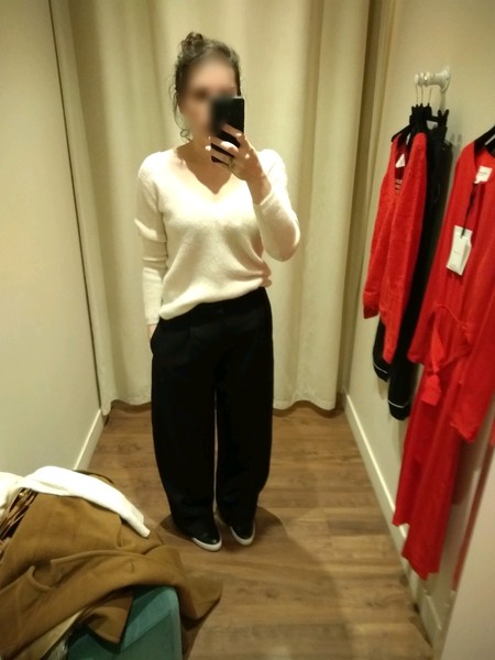 Les Parisiennes de Mamansnet: Blue Stockings are Back in Fashion