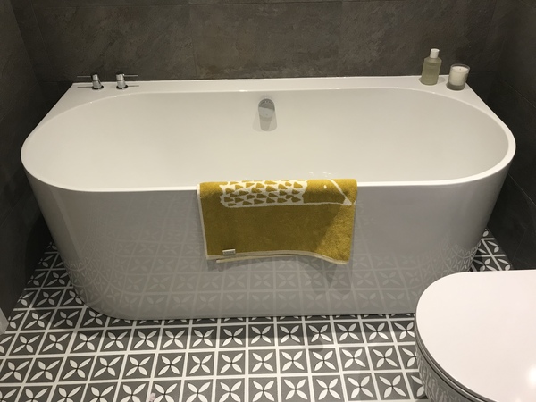 To ask you to look at this pic of my new bathroom and tell me why I hate it!