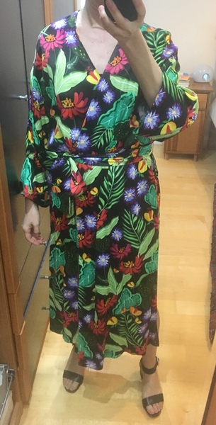 Les Parisiennes de Mamansnet: Blue Stockings are Back in Fashion