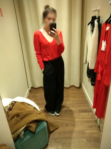 Les Parisiennes de Mamansnet: Blue Stockings are Back in Fashion