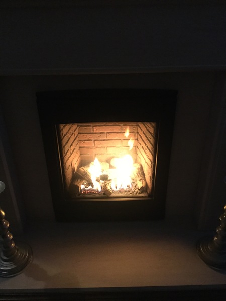 Which Gas log effect stove to buy and hearth?