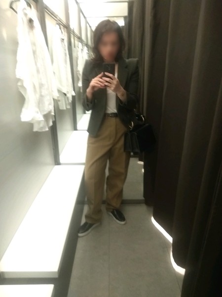 Les Parisiennes de Mamansnet: Blue Stockings are Back in Fashion