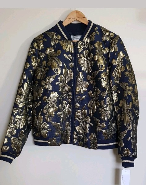 What would you wear to a drag show?