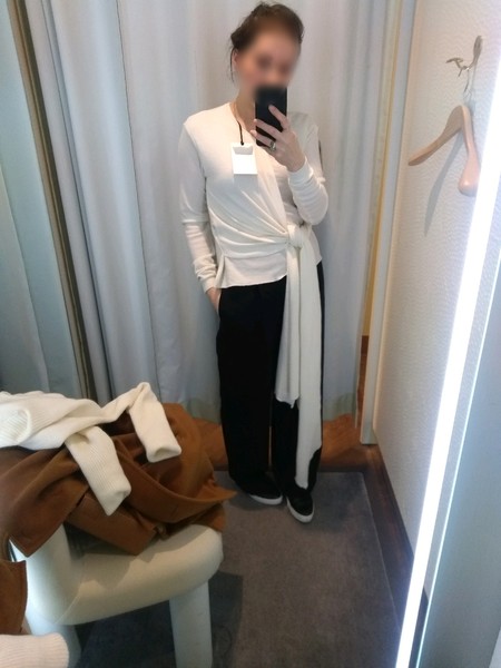 Les Parisiennes de Mamansnet: Blue Stockings are Back in Fashion