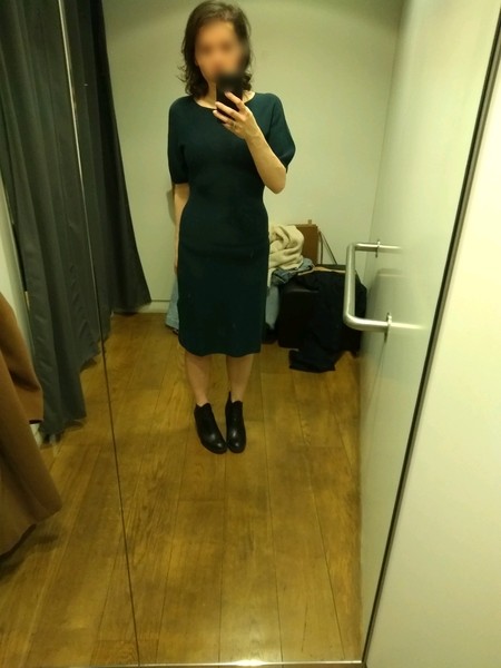 Les Parisiennes de Mamansnet: Blue Stockings are Back in Fashion