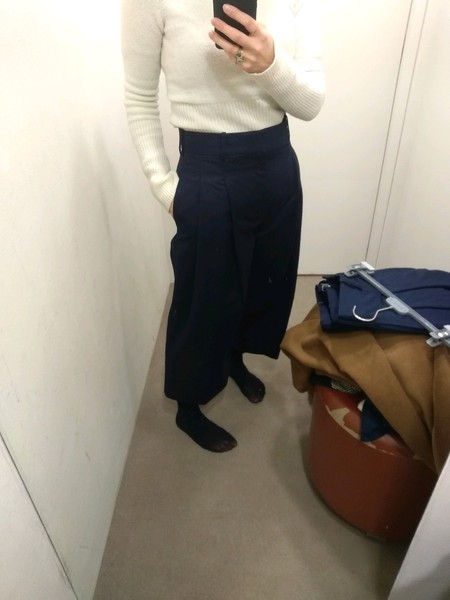 Les Parisiennes de Mamansnet: Blue Stockings are Back in Fashion