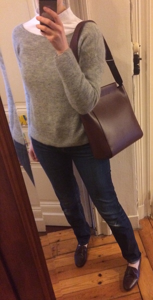 Les Parisiennes de Mamansnet: Blue Stockings are Back in Fashion