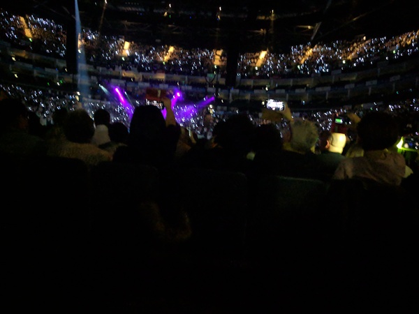 AIBU to throw something at the head of next person that lifts their phone up at this concert ( light-hearted).