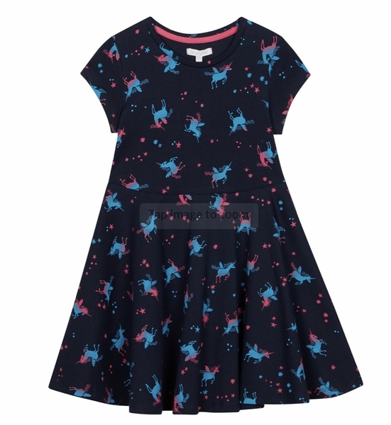 Help! Fashion idiot needs to dress DD