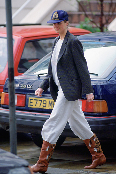 Royal style & gossip: make every day Tiara Tuesday!